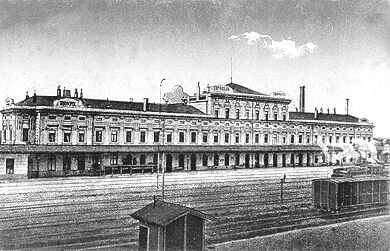 Вид на Тернопольский вокзал со стороны путей